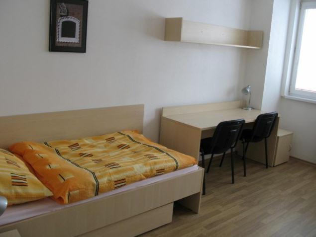 Uninova Hostel Bratislava Cameră foto